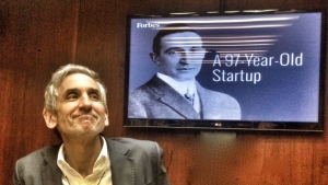 3.crusa14 NYC: Lewis DVorkin, Chefredakteur Forbes, erklärt ein junges Startup        